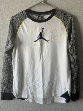 Jordan Brand Long Sleeve Raglan Boy's Size XL Shirt